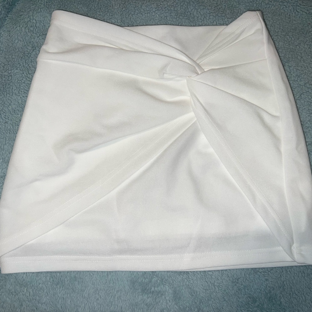 White twisted front mini skirt